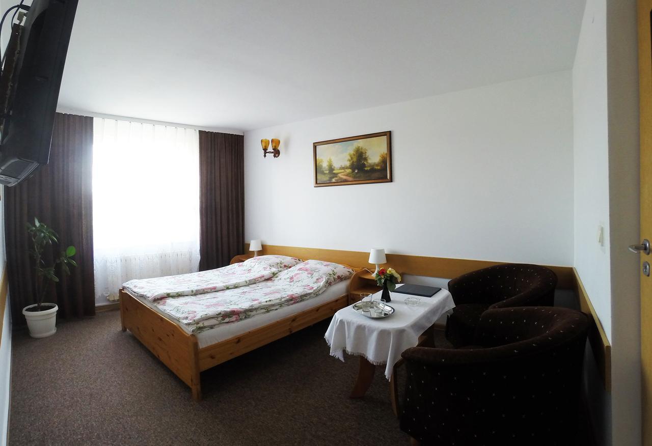 Hotel Kot Siestrzen ภายนอก รูปภาพ